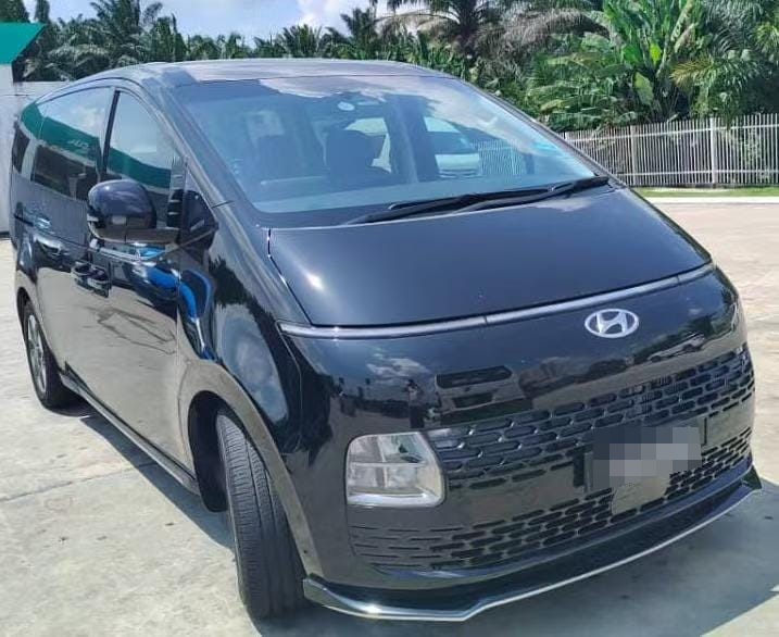Hyundai Staria private transport vehicle